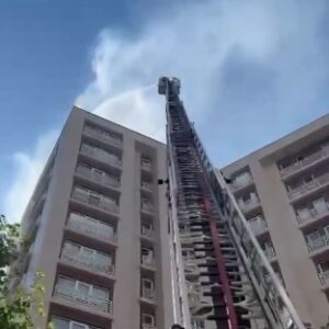 bagcilarda apartman yangini vatandaslar tahliye edildi C3XqDykG