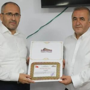 cumhurbaskani gorevden aldi vali basari belgesi verdi RMCcUYPr