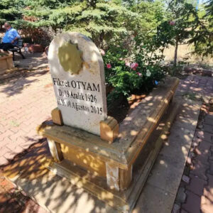 fikret otyam mezari basinda anildi ivzQCIpW