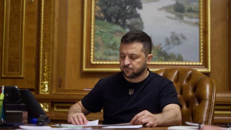 zelenskiy-savasi-bitirme-planinin-sartlarini-acikladi-qGmVaWtt.jpg