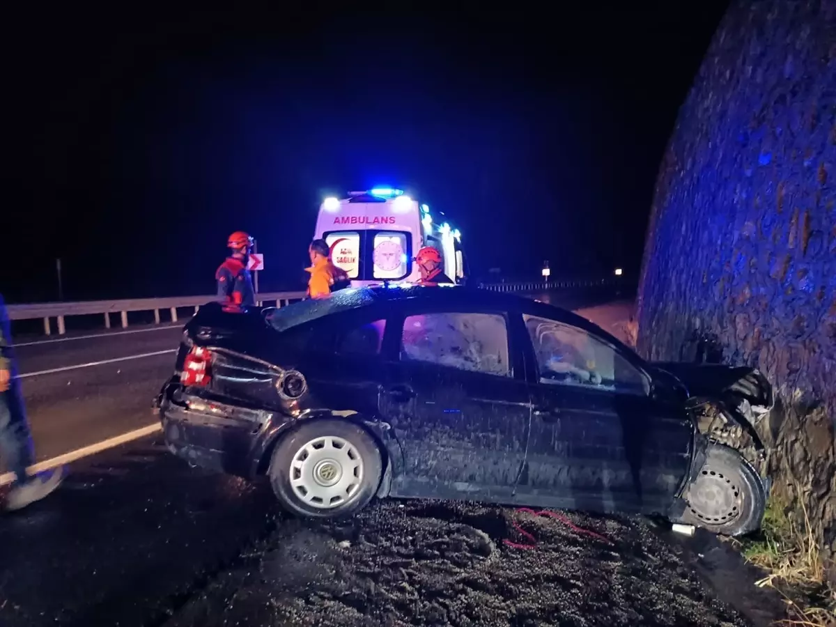 gumushanede trafik kazasi 3 yarali gPqyzqOM