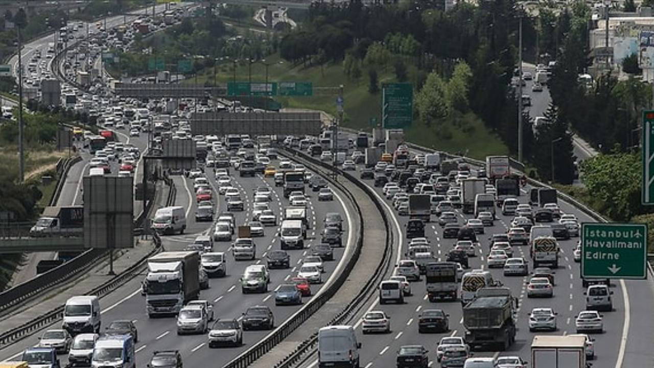istanbulda ambulanslar arac radyolarina mesaj gonderecek ambulans gelince radyodan duyulacak ME14cOQT