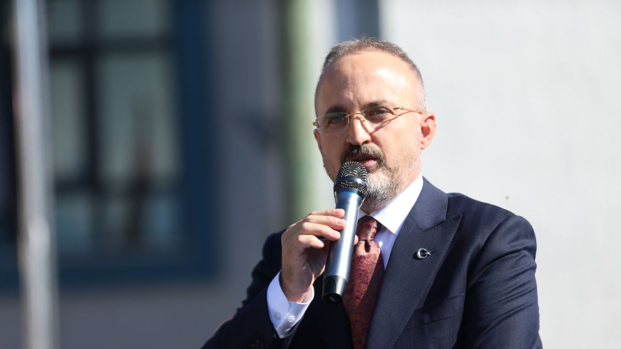 bakan yardimcisi turan gazi mecliste kahreden bir tabloyu yasadik v3I1F8Nx