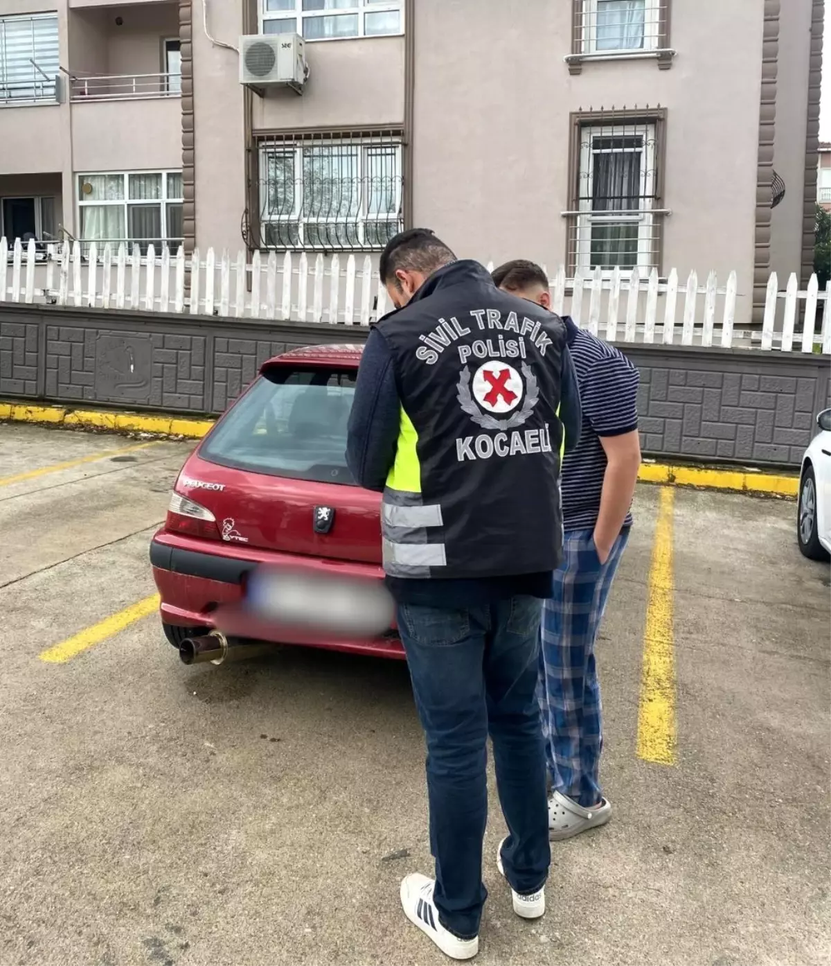 kocaelide dugun konvoyunda gurultu yapan surucuye 10 bin tl ceza Vr31SnJl.jpg