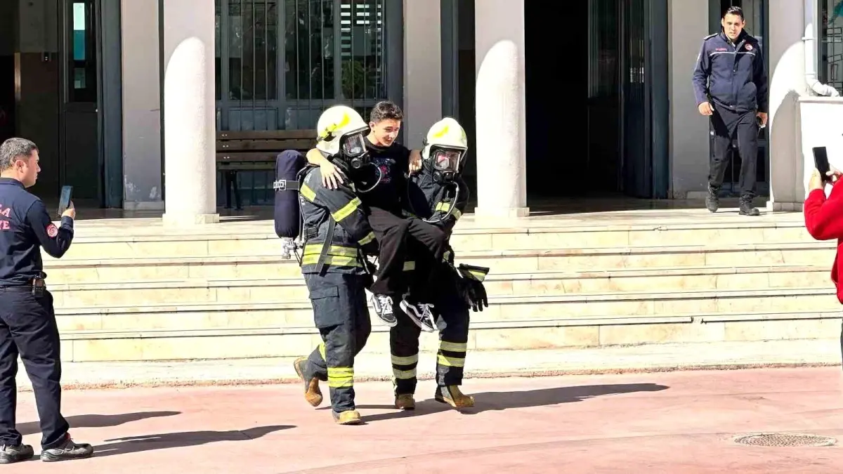 mugla fen lisesinde kapsamli deprem tatbikati gerceklestirildi E1CV9reh.jpg