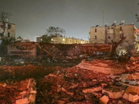 İran, Misilleme Saldırılarına İlişkin Füzeleri Tahran’da Sergiledi