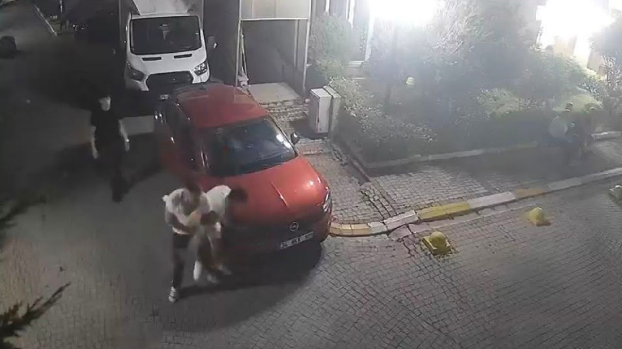 Esenyurt’ta sitede dehşet: 15 yaşındaki çocuğa “Ne bakıyorsun” dayağı!
