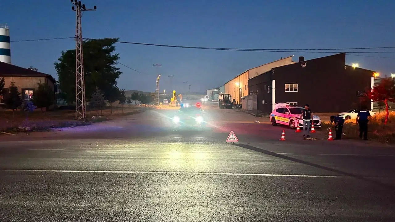 Kazadan kacmaya calisirken polis ve yurttaslarin uzerine surdu olu ve yaralilar var zuBkatAr