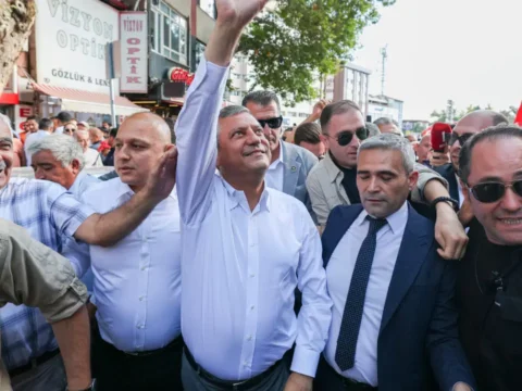 Pes pese istifalar geliyor ozgur ozel bugun partiyi kuracak MERMcejG
